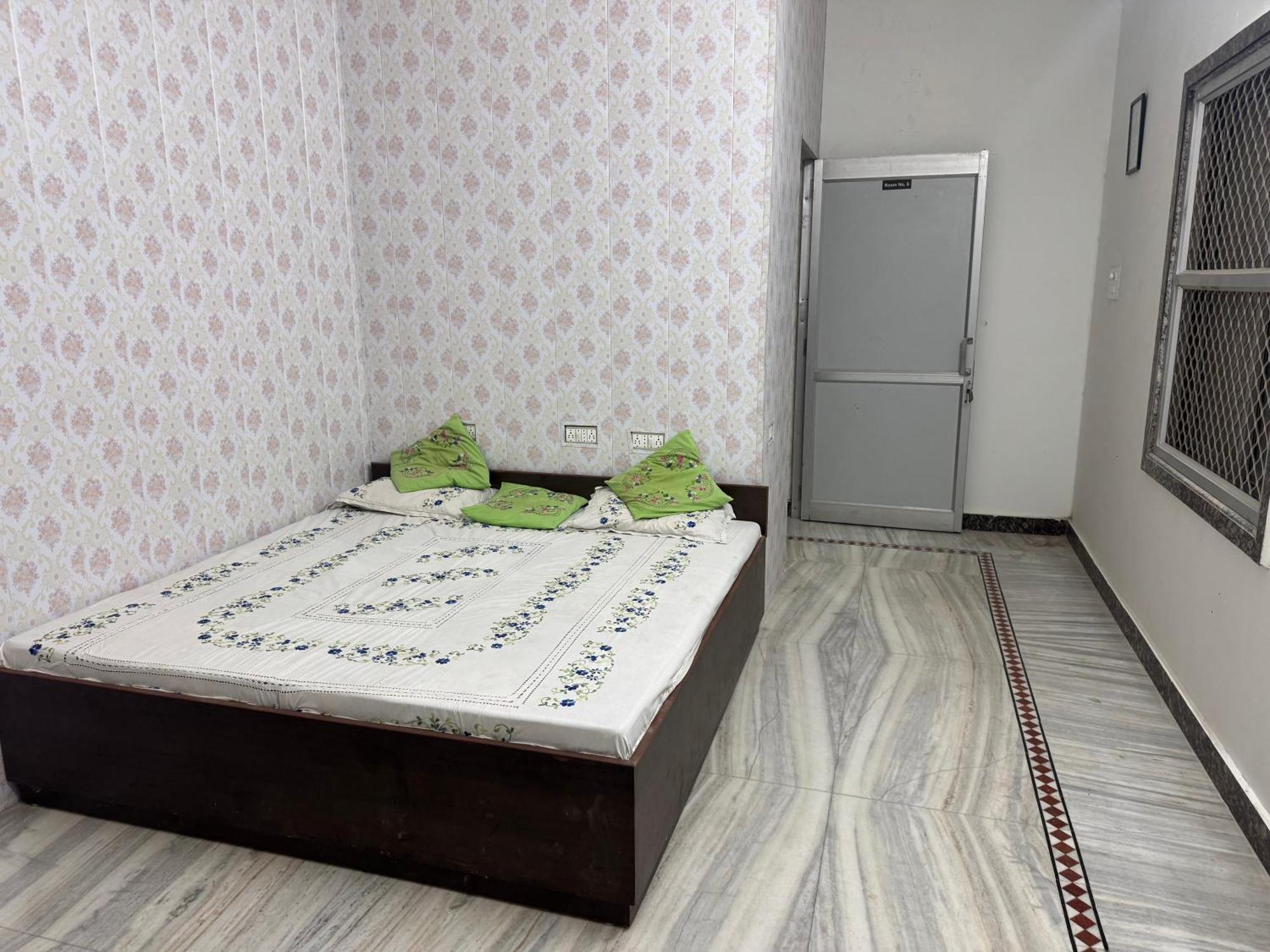 Ramaya Home Stay Βαρανάσι Εξωτερικό φωτογραφία